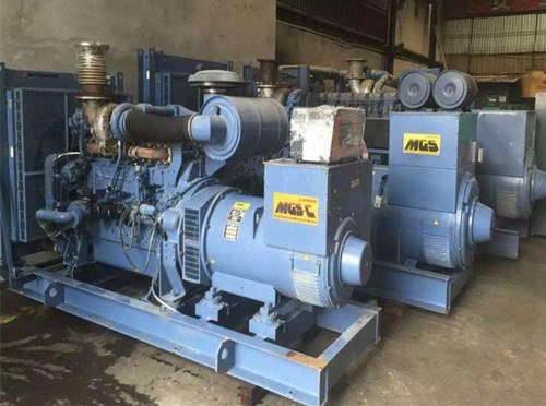 凭祥发电机组带负载降电压是什么原因照成的？