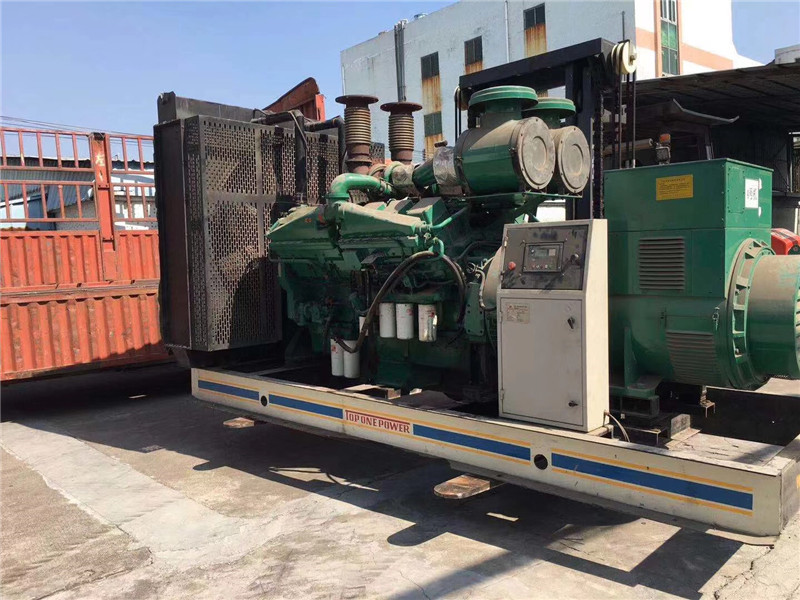 凭祥如何判断柴油发电机组的机油温度是否达到了合适的预热温度？